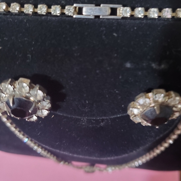 Prom Gorgeous Vintage Rhinestone Necklace & Earrings - Picture 4 of 4